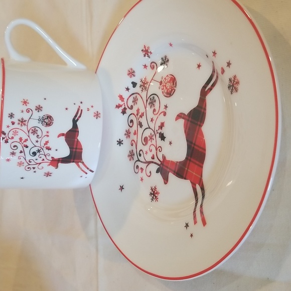 Maxwell Williams red Christmas tea cup 2 piece caver decor jumping Deer - Picture 2 of 4